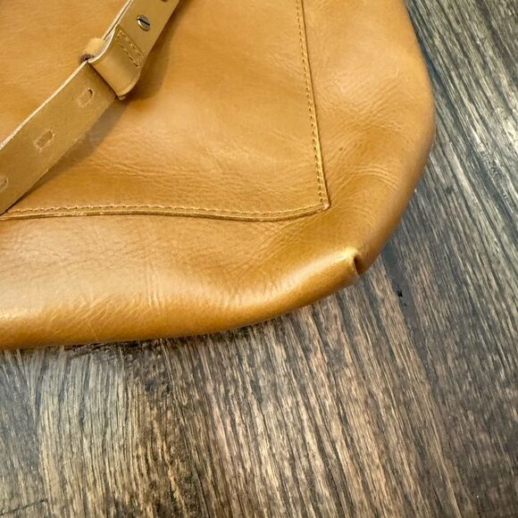 NWT Madewell The Essential Curve Shoulder Bag - Picture 4 of 8